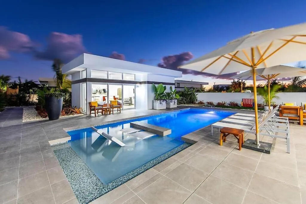 Oceanside 4 Bedroom Luxury Villa With Private Pool, 500Ft From Long Bay Beach -V10 0*,