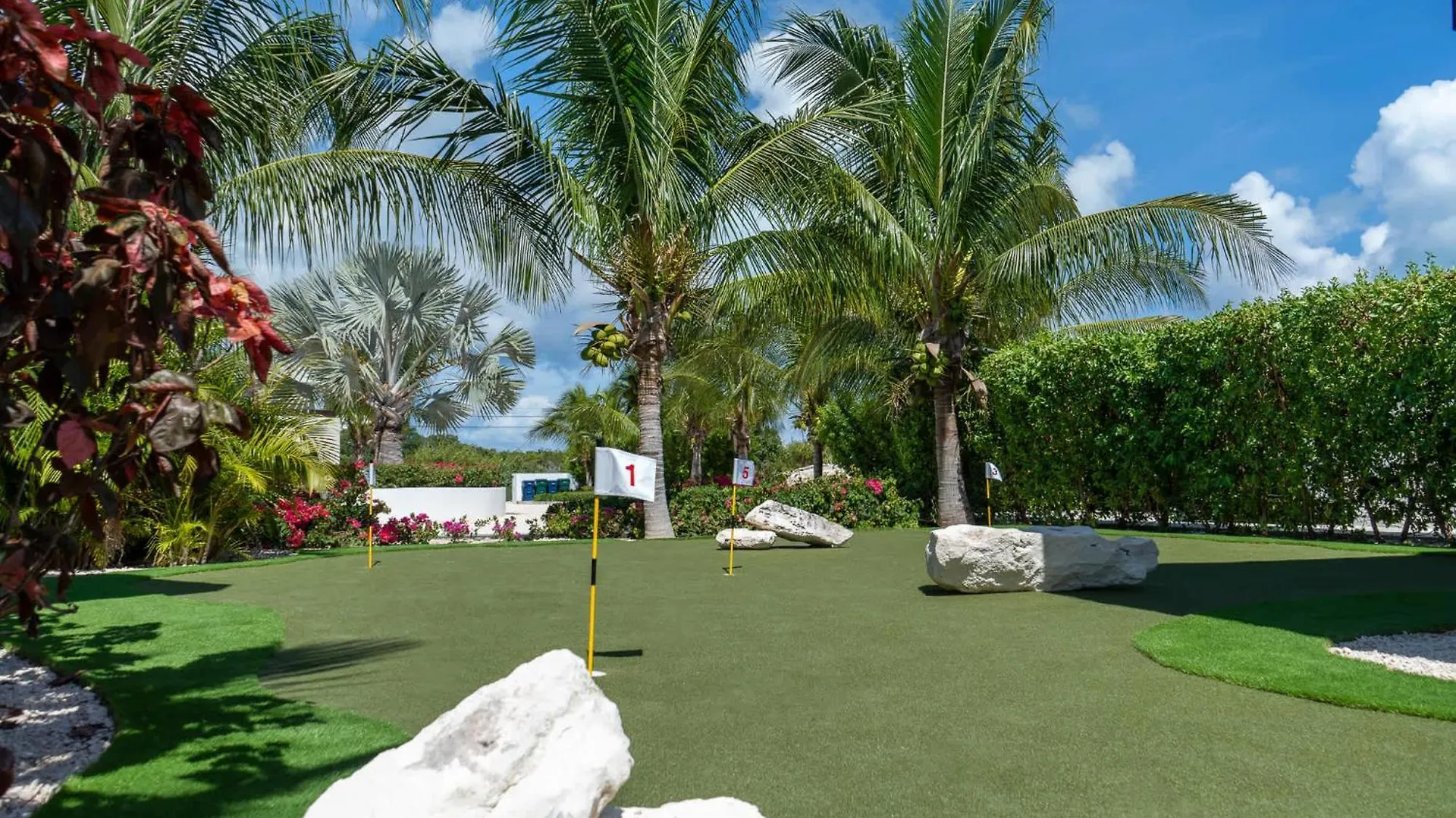 Oceanside 4 Bedroom Luxury Villa With Private Pool, 500Ft From Long Bay Beach -V10 0*,
