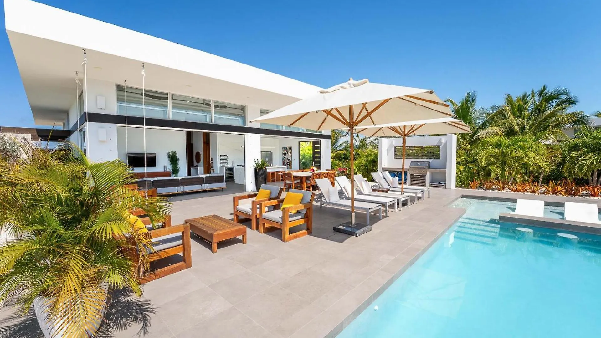 Oceanside 4 Bedroom Luxury Villa With Private Pool, 500Ft From Long Bay Beach -V10