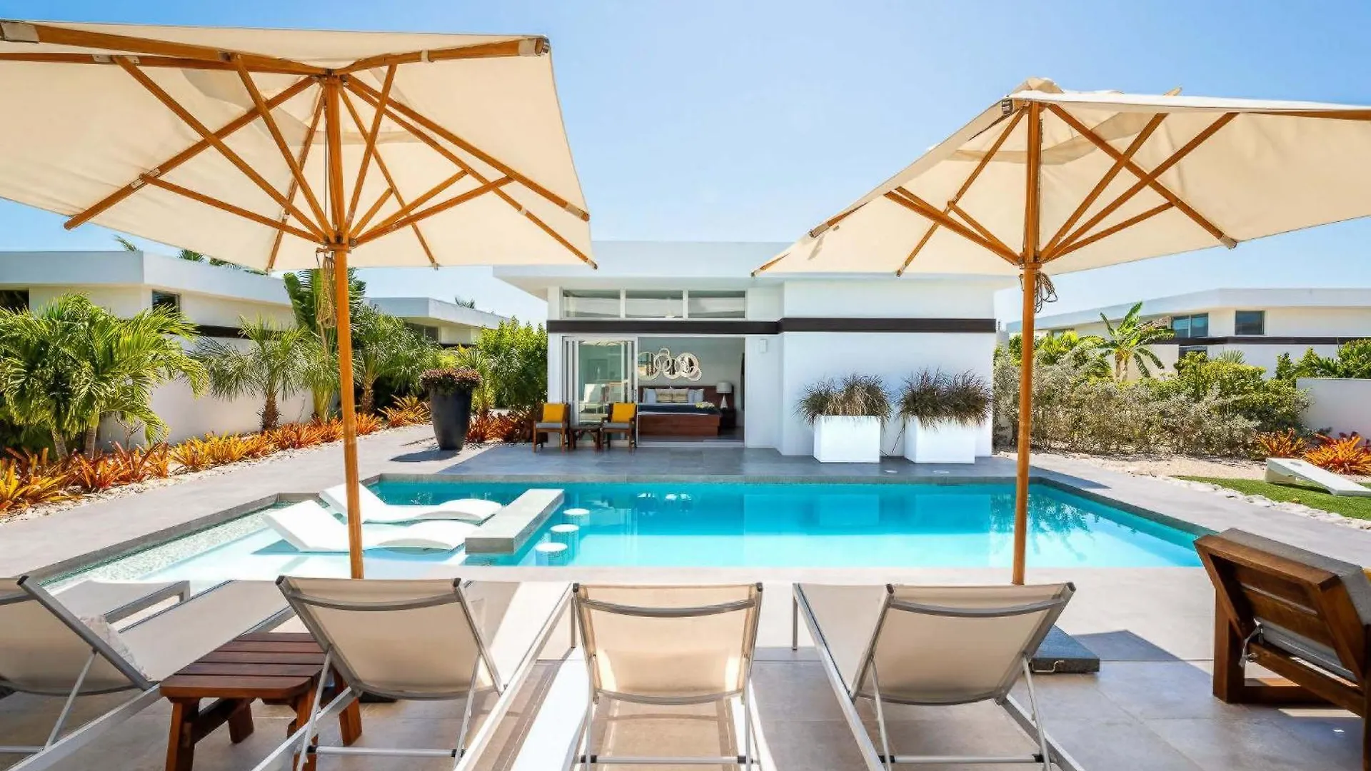 Oceanside 4 Bedroom Luxury Villa With Private Pool, 500Ft From Long Bay Beach -V10