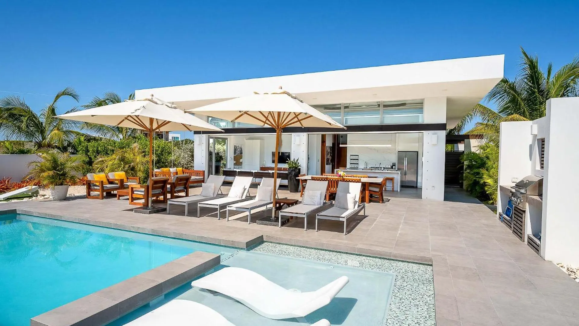 Oceanside 4 Bedroom Luxury Villa With Private Pool, 500Ft From Long Bay Beach -V10